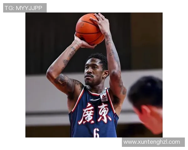 马尚布鲁克斯：从篮球场上的明星到生活中的奋斗者