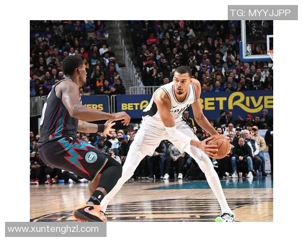 马刺与森林狼激战回顾双方球员表现亮眼引发热议 马刺与森林狼激战回顾双方球员表现亮眼引发热议