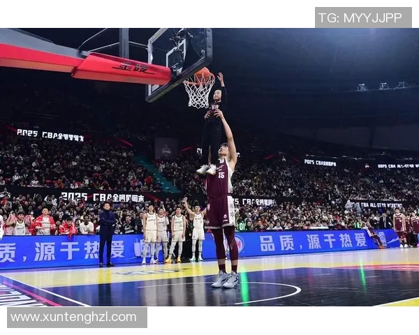 张伟专访：从青涩少年到篮球巨星的奋斗与成长之路