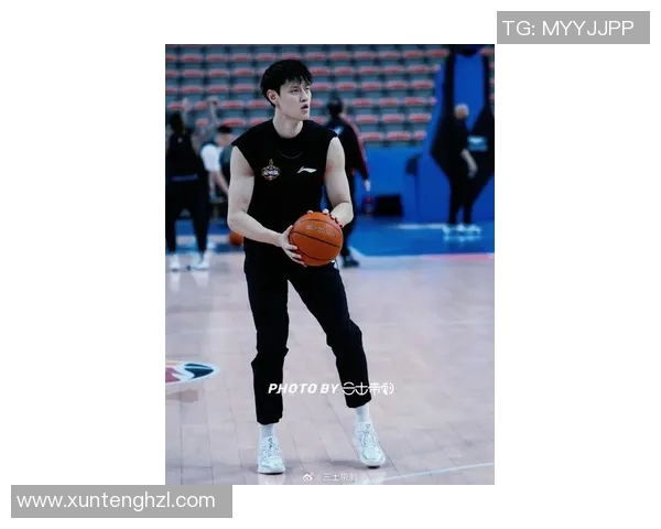 曾凡博的篮球之路：从校园明星到职业赛场的崛起与挑战